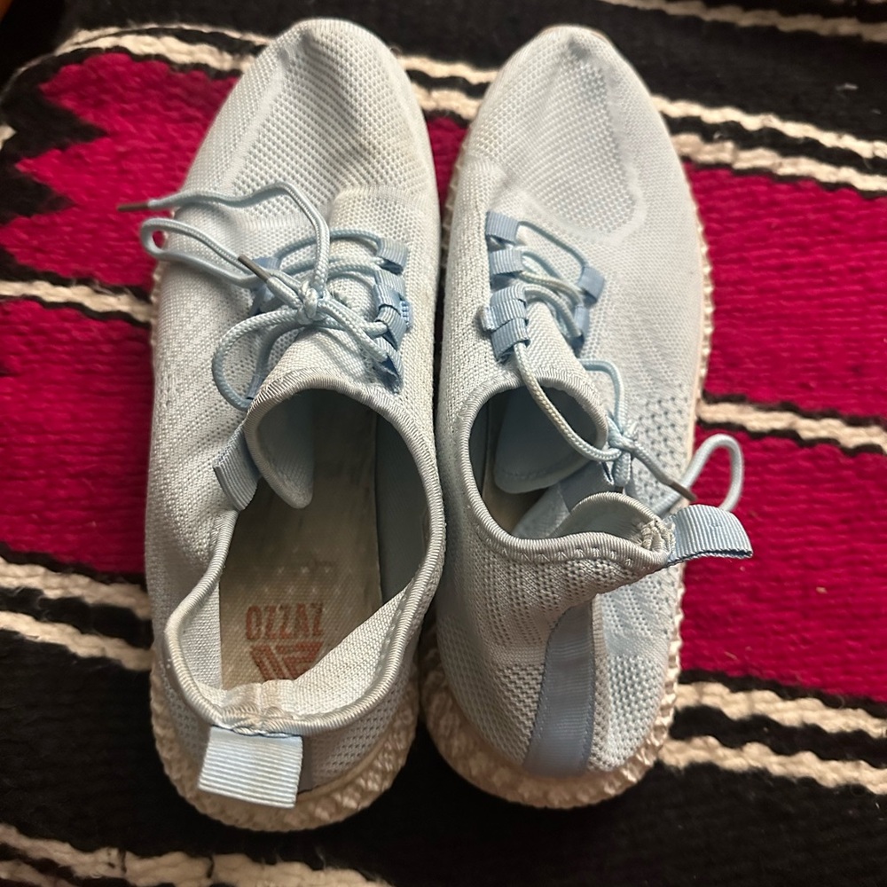 Mens runners  in size 13